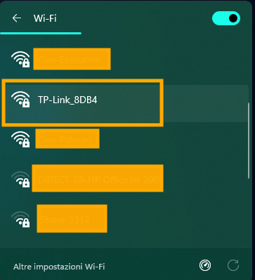 Elenco delle reti Wi-Fi disponibili nella barra delle applicazioni di Windows con la nuova rete del router TP-Link